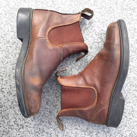 Blundstone Shoes - Blundstone Brown Leather Chelsea Ankle Boots